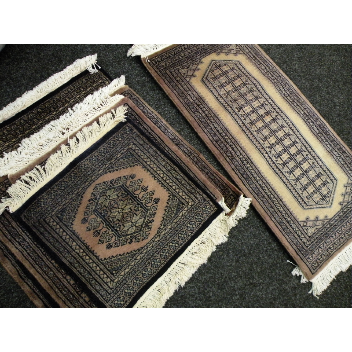 Handgeknoopte tafelkleden